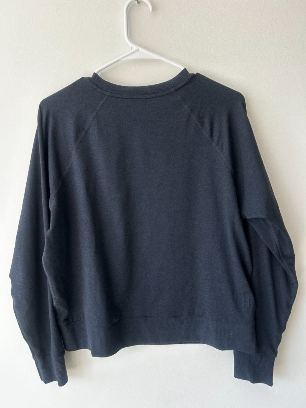 Vuroi Womens Halo Modern Crew Sweatshirt - Size Small - Picture 6 of 7